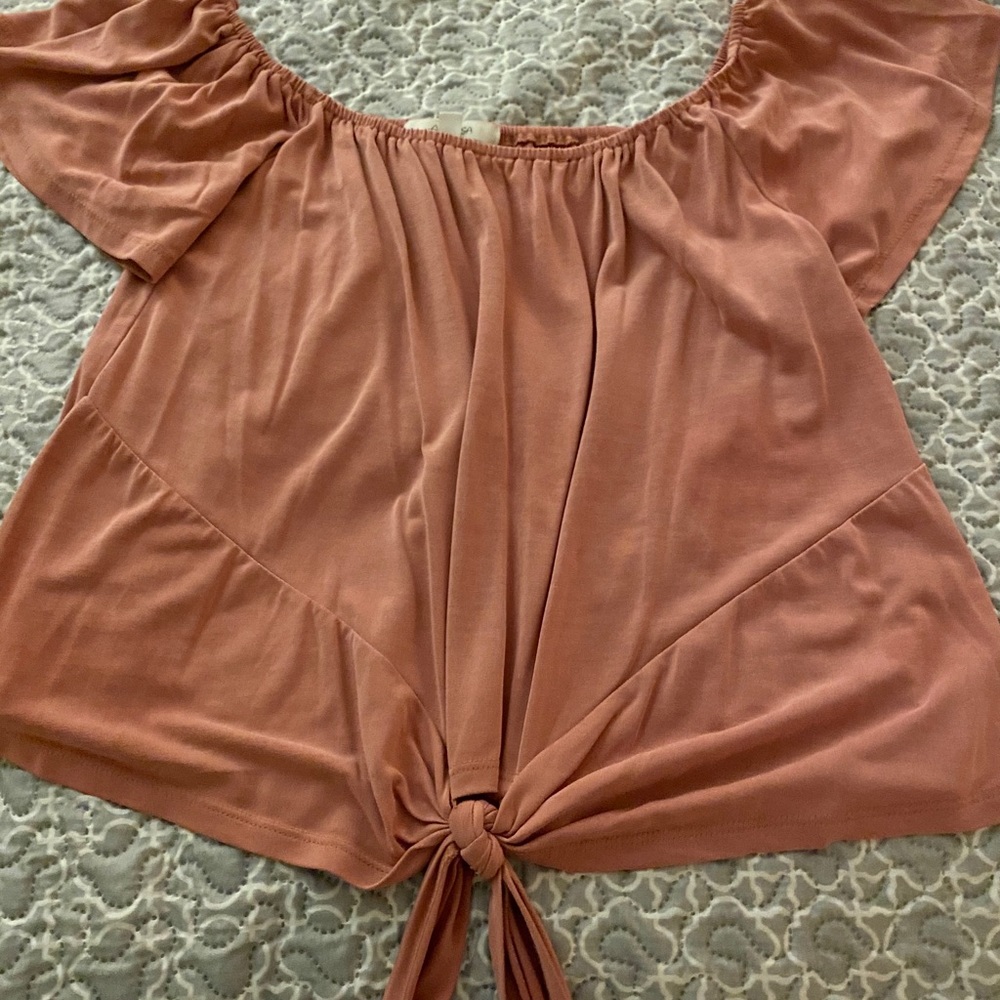 Off the shoulder shirt, super soft! Size MED